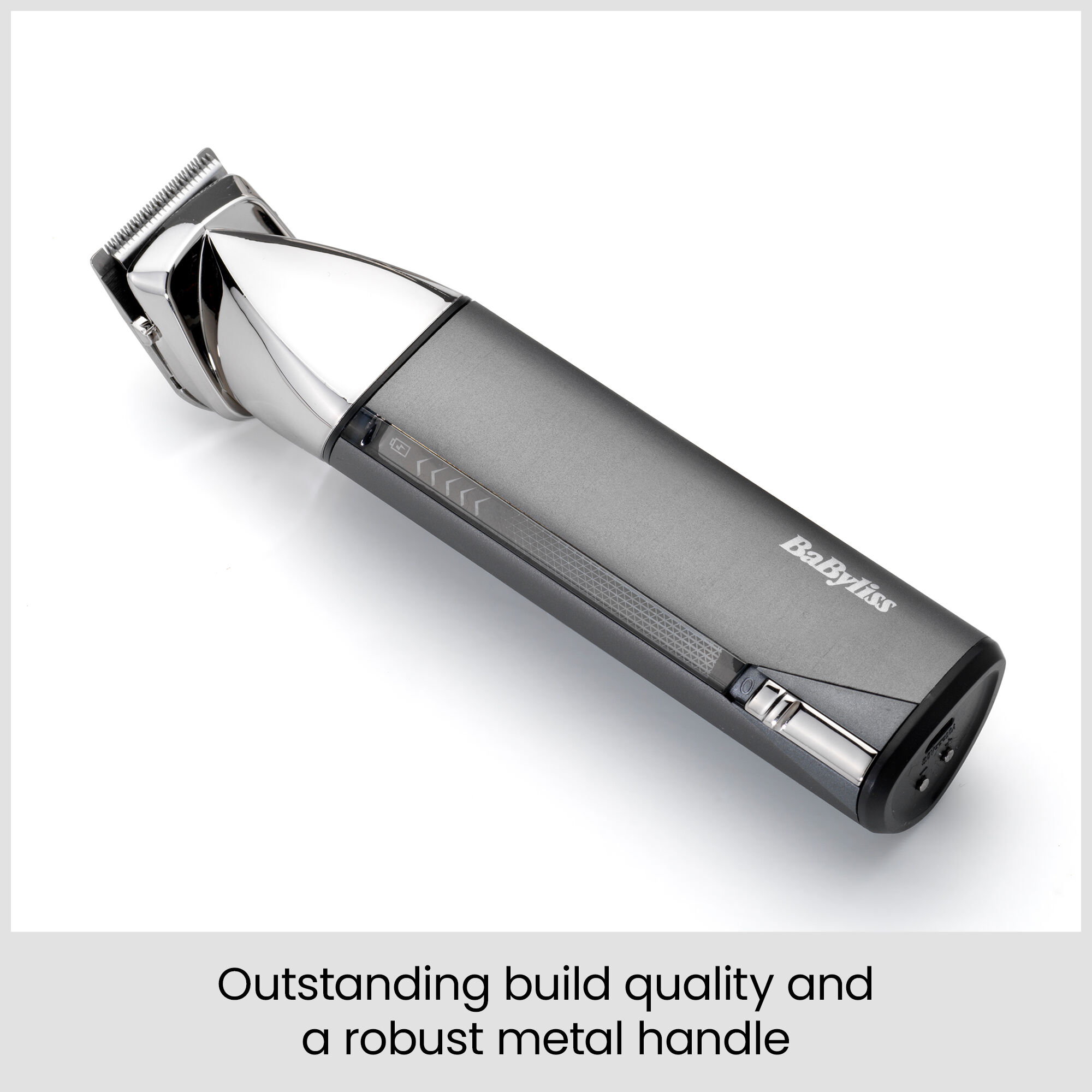 Outstanding build quality and a robust metal handle