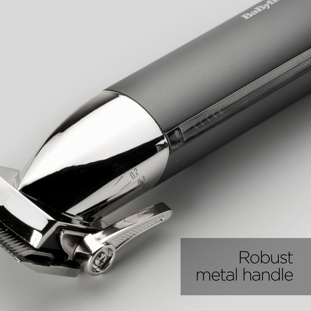Robust metal handle
